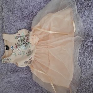 Dresses,sise 6,color cream